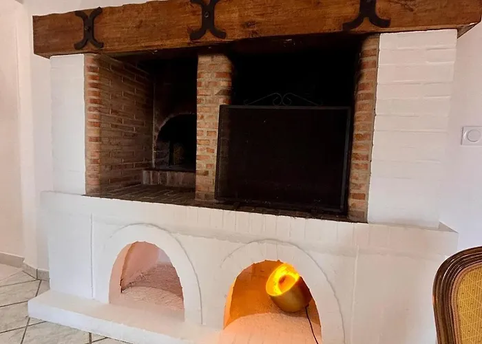 Homecircus - Charming Two Bedroom House Vakantiehuis