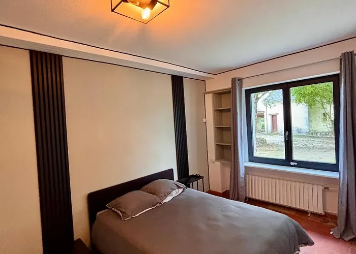 Vakantiehuis Homecircus - Charming Two Bedroom House Mansigné