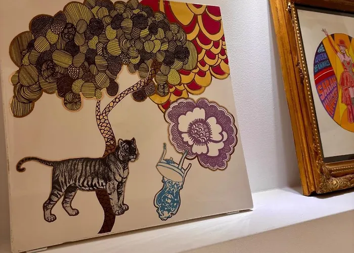 Homecircus - Charming Two Bedroom House Mansigné