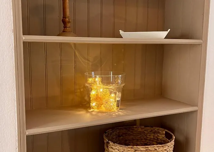 Homecircus - Charming Two Bedroom House Mansigné