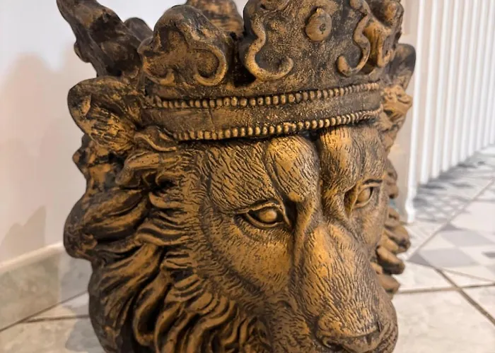 Homecircus - Charming Two Bedroom House Mansigné