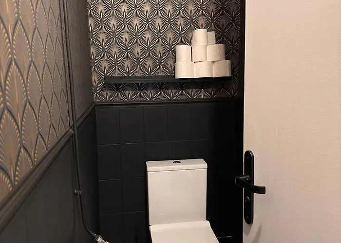 Vakantiehuis Homecircus - Charming Two Bedroom House *